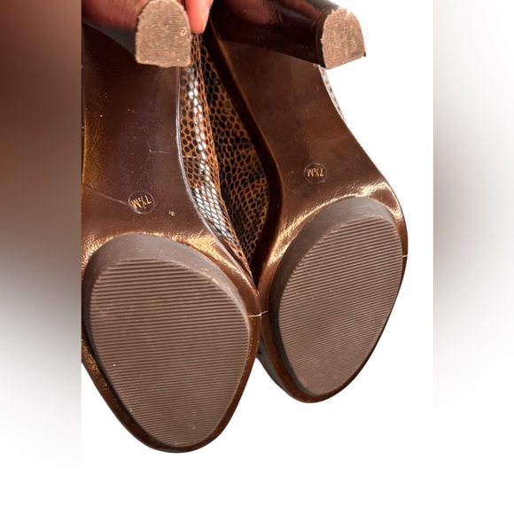 Michael Kors Snakeskin Leather Heels – Size 7.5 - Picture 3 of 4